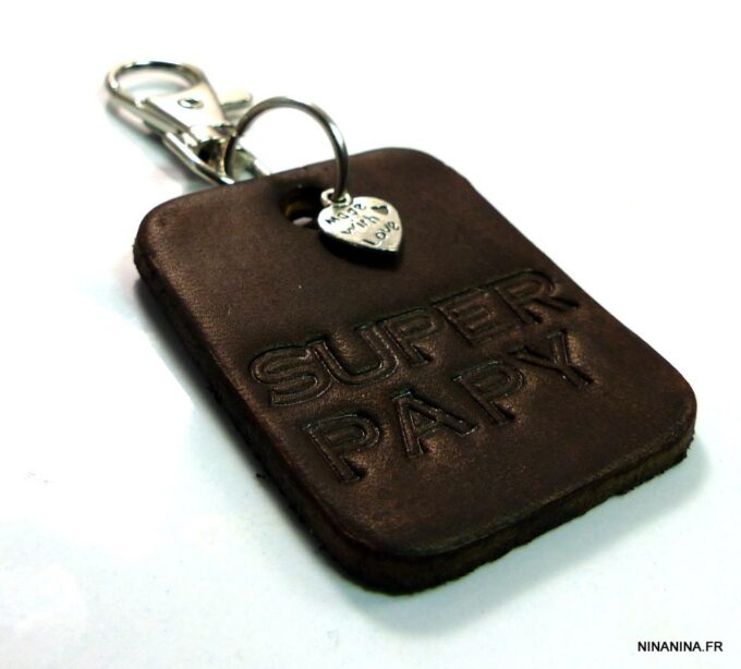 N3087terD_porte-cle_cuir_grave_SUPER_PAPY-2