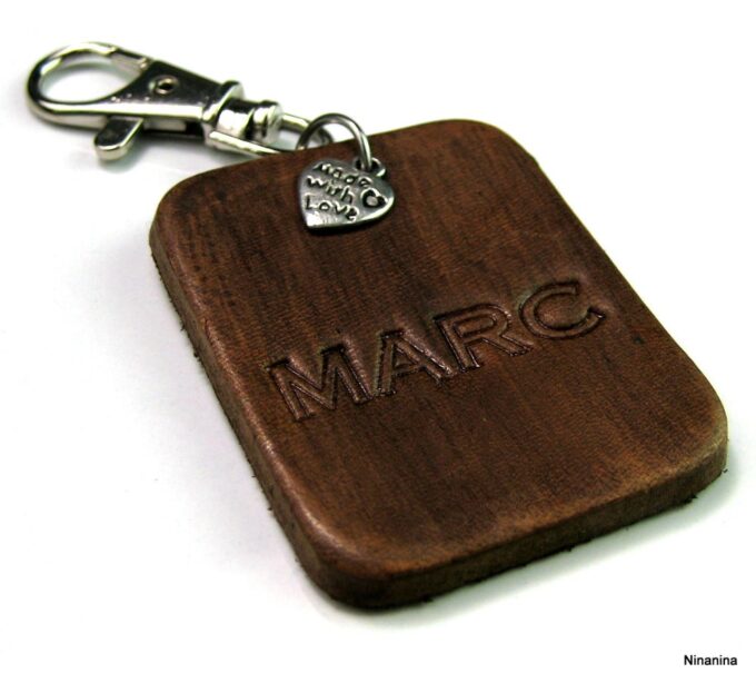 N3087ter_porte-cle_cuir_grave_prenom-2