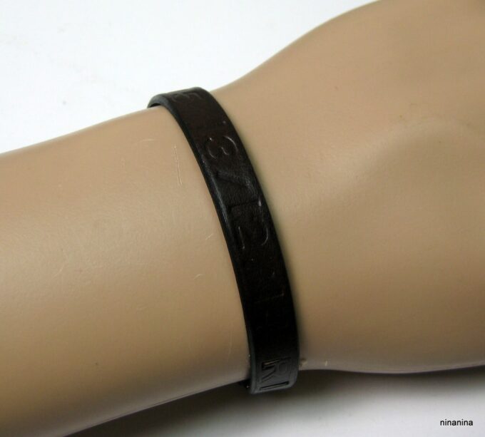 N3096terj_bracelet_cuir_mousqueton_grave