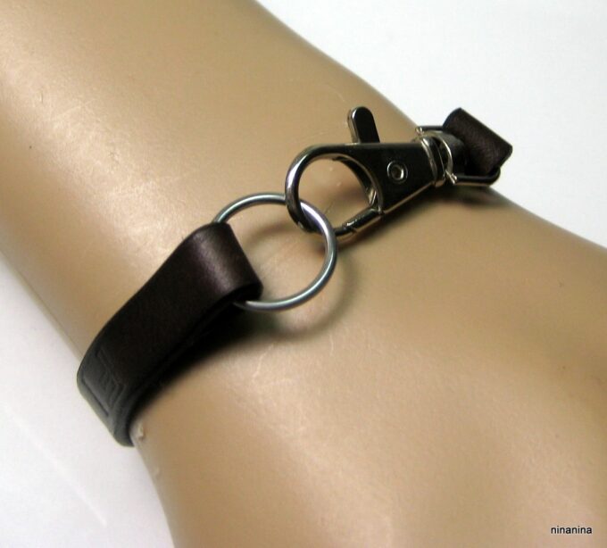 N3096terk_bracelet_cuir_mousqueton_grave