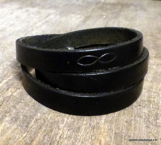 N3193_Bracelet_homme_cuir_3_tours_symbole_infini_grave_-Bijoux_en_ligne_NINANINA