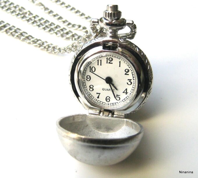 N3203c_collier_montre_gousse_boule_argent-1