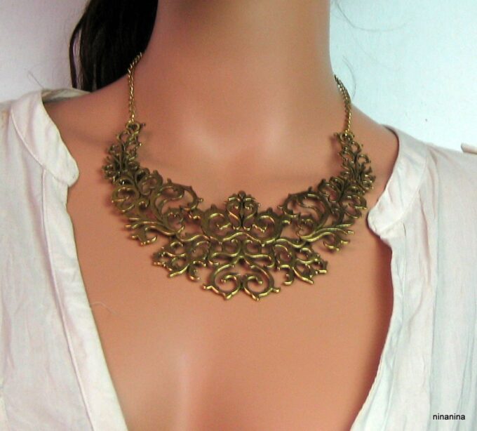 N3208teri_collier_plastron_metal_dore_or-2