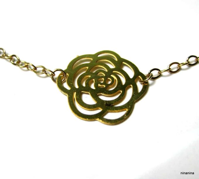 N3258bisa_collier_fleur_acier_inoxydable_plaque_or