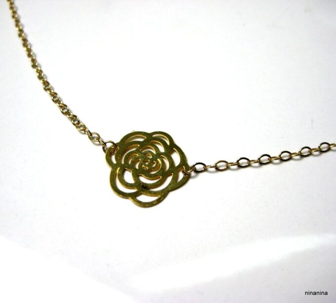 N3258bisi_collier_fleur_acier_inoxydable_plaque_or