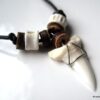 N3303_collier_dent_de_requin_mako_et_coton_cire