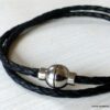 N3329_Bracelet_cordon_cuir_tresse_2_tours_fermoir_acier_aimante_-_Bijoux_en_ligne_NINANINA