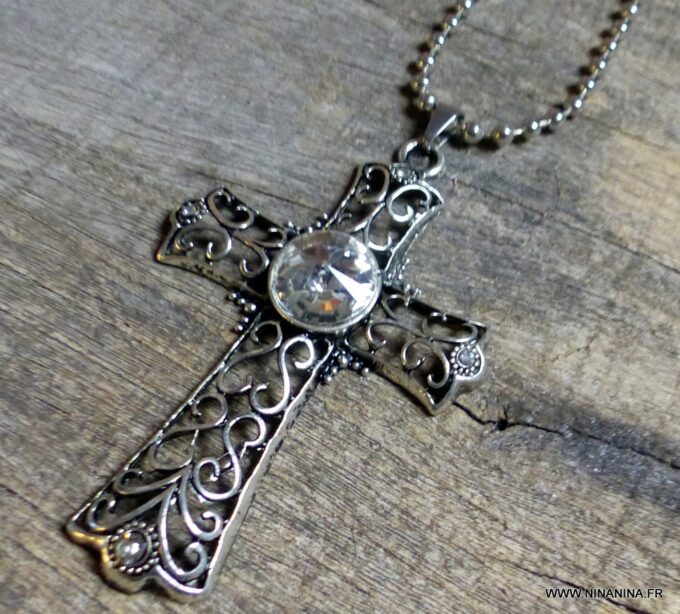 N3349i_Collier_femme_long_sautoir_croix_gothique_metal_argente_chaine_boule_NINANINA
