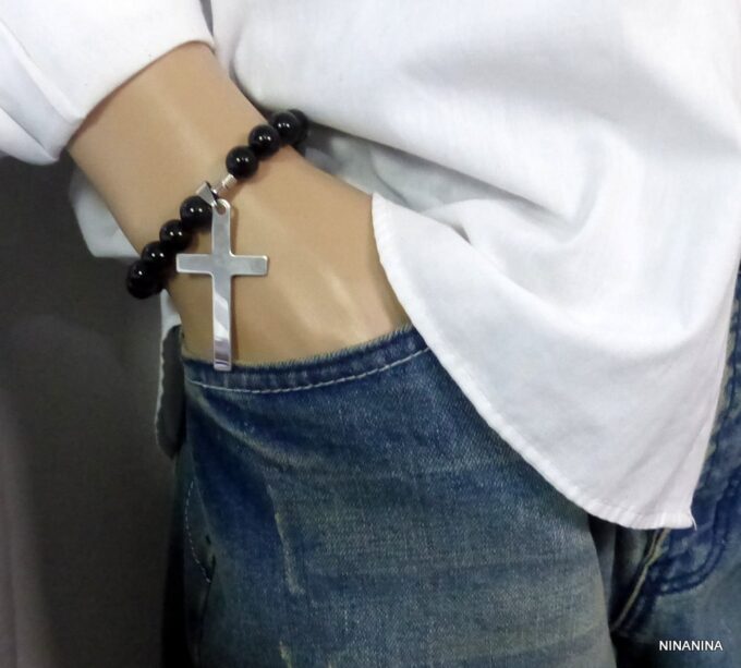 N3383c_Bracelet_homme_agates_perles_noires_croix_acier_inoxydable