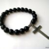 N3383c_bracelet_croix_acier_inoxydable_et_perles_noires