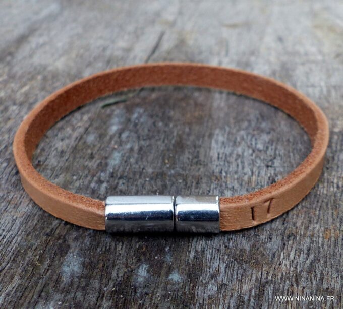 N3452_Bracelet_cuir_grave_lettre_personnalisee_-_Bijoux_Bracelets_en_ligne_Ninanina