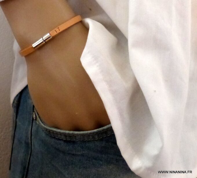 N3452g_Bracelet_cuir_grave_lettre_personnalisee_-_Bijoux_Bracelets_en_ligne_Ninanina