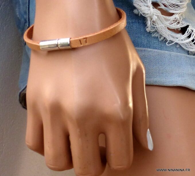 N3452i_Bracelet_cuir_grave_lettre_personnalisee_-_Bijoux_Bracelets_en_ligne_Ninanina