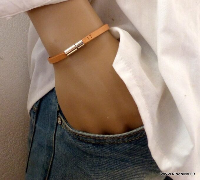 N3452j_Bracelet_cuir_grave_lettre_personnalisee_-_Bijoux_Bracelets_en_ligne_Ninanina