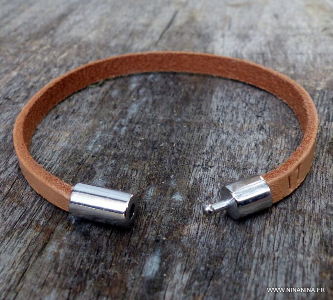 N3452q_Bracelet_cuir_grave_lettre_personnalisee_-_Bijoux_Bracelets_en_ligne_Ninanina