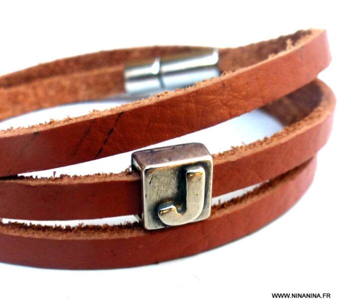 N3454e_Bracelet_cuir_3_tours_lettre_personnalisee_-_Bijoux_Bracelets_en_ligne_Ninanina