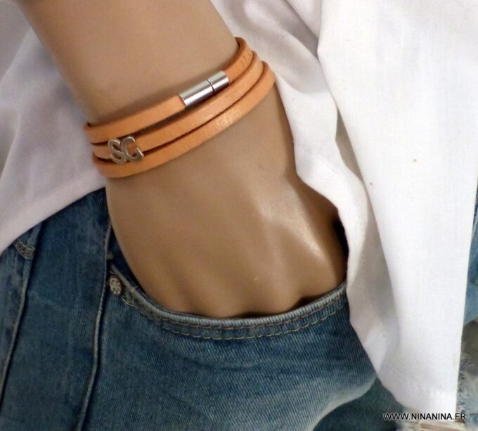 N3454n_Bracelet_cuir_3_tours_grave_lettre_personnalisee_-_Bijoux_Bracelets_en_ligne_Ninanina