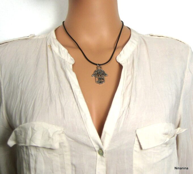 N3498d_collier_cuir_et_main_de_fatma