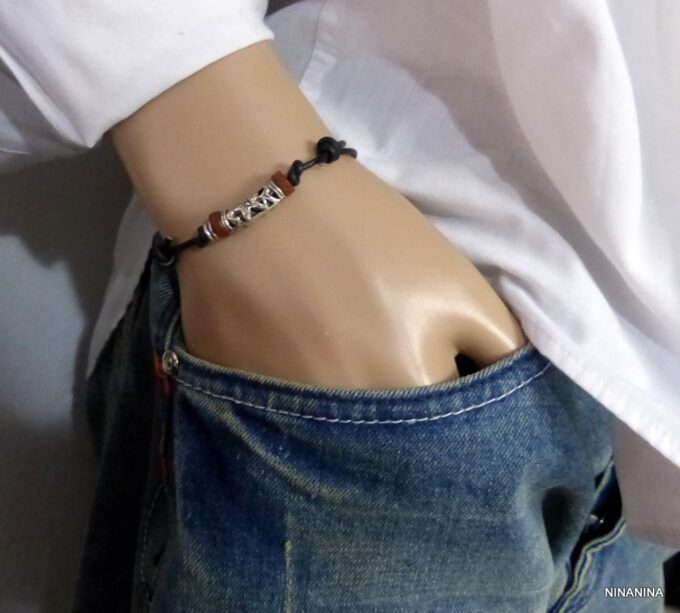 N3502b_Bracelet_homme_cordon_cuir_perles_bois_tube_metal_argent