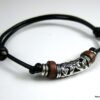 N3502b_bracelet_cordon_cuir_et_perles_bois