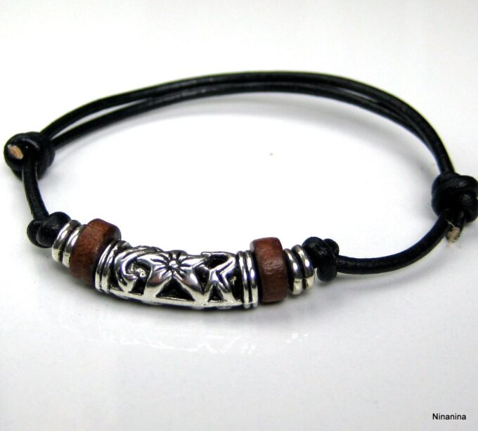 N3502e_bracelet_cordon_cuir_et_perles_bois