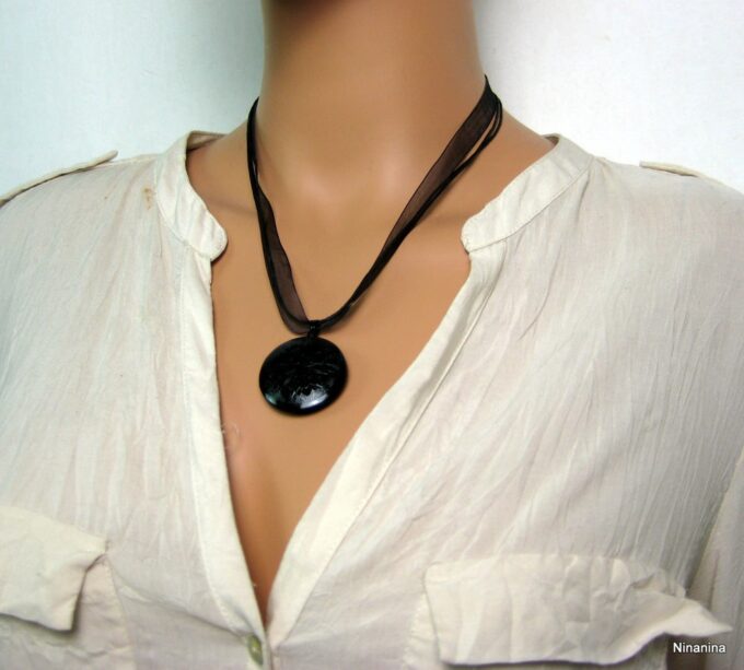 N3537g_collier_porte-photo_organza_et_metal_noir