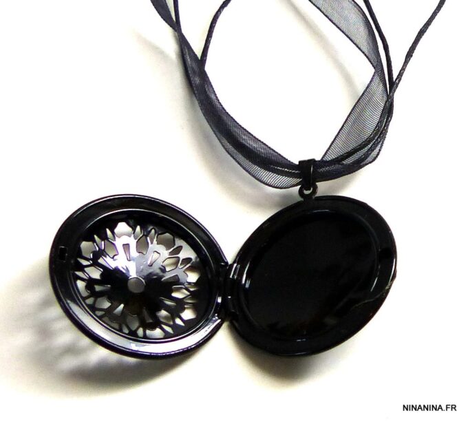N3537terj_collier_porte-photo_organza_noir