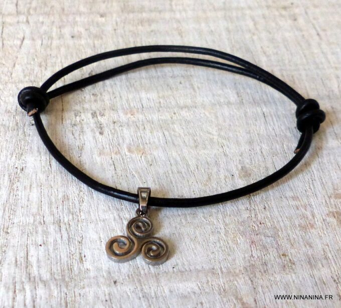 N3557b_Bracelet_femme_triskel_acier_inoxydable_argente_et_cordon_cuir_-_Bijoux_Bracelets_en_ligne_Ninanina