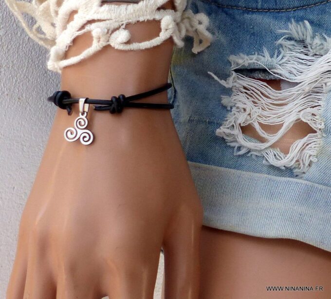 N3557g_Bracelet_femme_triskel_acier_inoxydable_argente_et_cordon_cuir_-_Bijoux_Bracelets_en_ligne_Ninanina
