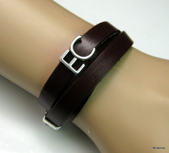 N3594c_bracelet_cuir_lettre_personnalise-2