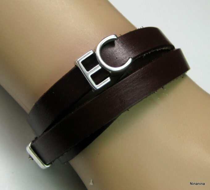 N3594d_bracelet_cuir_lettre_personnalise-2