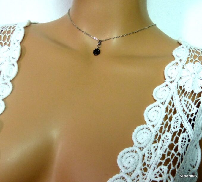 N3607bish_collier_de_dos_metal_argent_et_perles_fleurs_noires