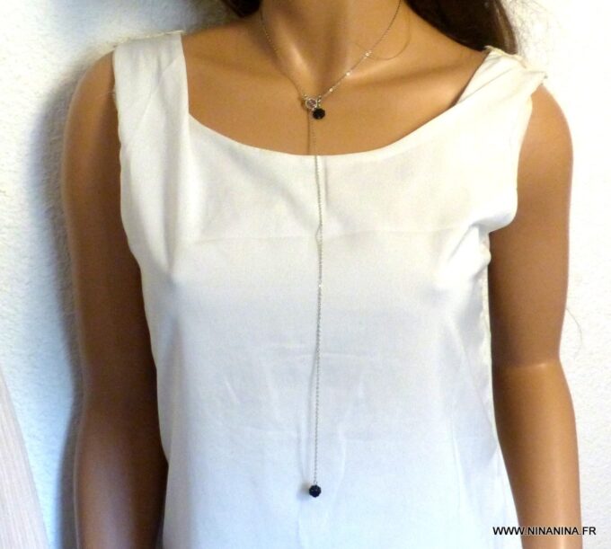 N3607p_Collier_de_dos_fleur_noire_metal_argente_-_Bijoux_en_ligne_Ninanina