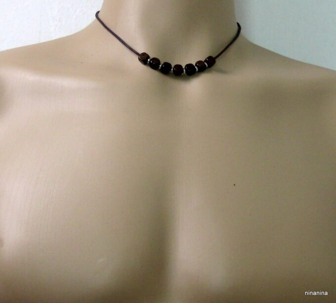 N3675g_collier_cordon_perles_bois_carrees