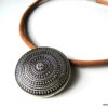N3695c_collier_cordon_cuir_et_pendentif_rond_argent