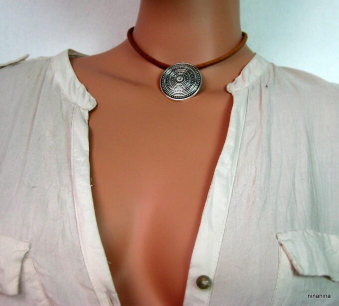 N3695d_collier_cordon_cuir_et_pendentif_rond_argent