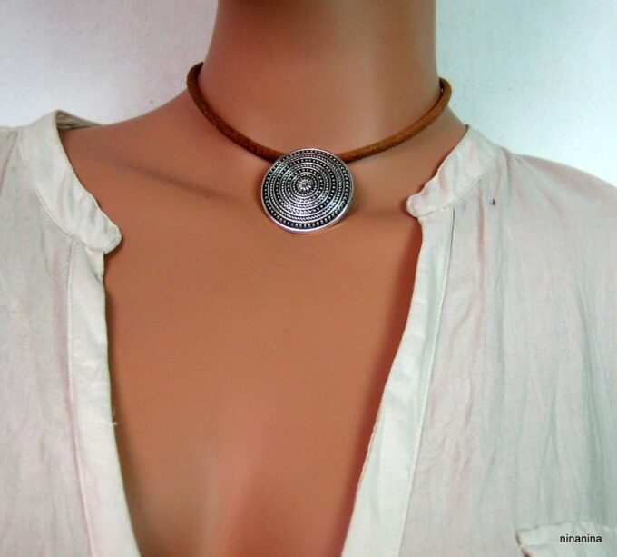 N3695e_collier_cordon_cuir_et_pendentif_rond_argent