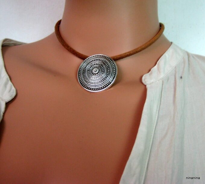 N3695f_collier_cordon_cuir_et_pendentif_rond_argent