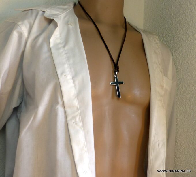 N3704D_collier_homme_cordon_cuir_croix_inoxydable_NINANINA