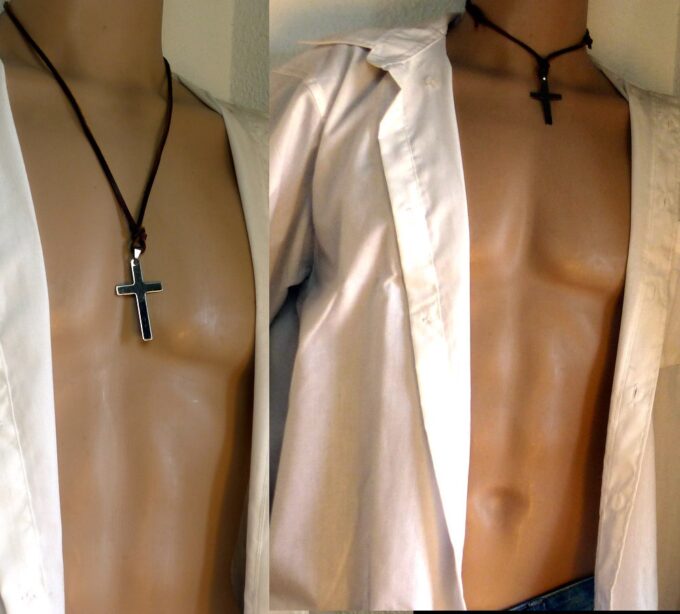N3704F_collier_homme_cordon_cuir_croix_inoxydable_NINANINA