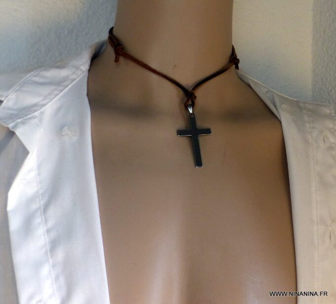 N3704G_collier_homme_cordon_cuir_croix_inoxydable_NINANINA