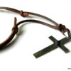 N3704g_collier_cordon_cuir_croix_inoxydable