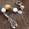 N3728_Bijou_de_sac_-_porte_cle_perles_bois_pompon_metal_argente_-_Accessoires_bijoux_de_sac_en_ligne_Ninanina