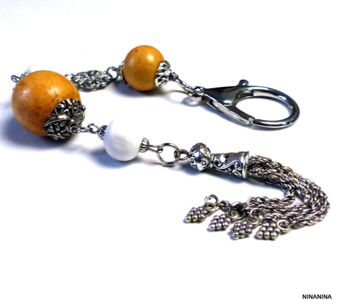 N3728terb_Bijou_de_sac_porte_cle_boules_bois_pompon_metal_argente