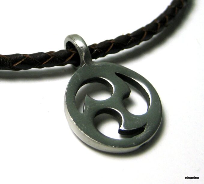 N3748a_collier_cuir_tresse_et_triskel_acier_inoxydable