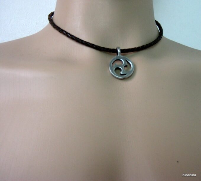 N3748d_collier_cuir_tresse_et_triskel_acier_inoxydable