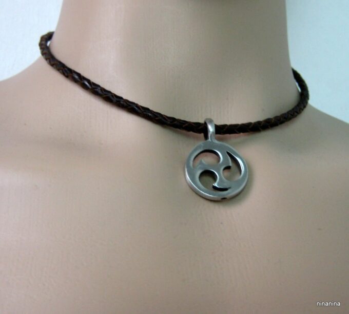 N3748f_collier_cuir_tresse_et_triskel_acier_inoxydable