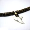 N3757a_collier_rondelles_coco_dent_de_requin