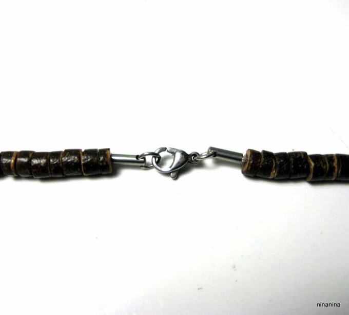 N3757b_collier_rondelles_coco_dent_de_requin