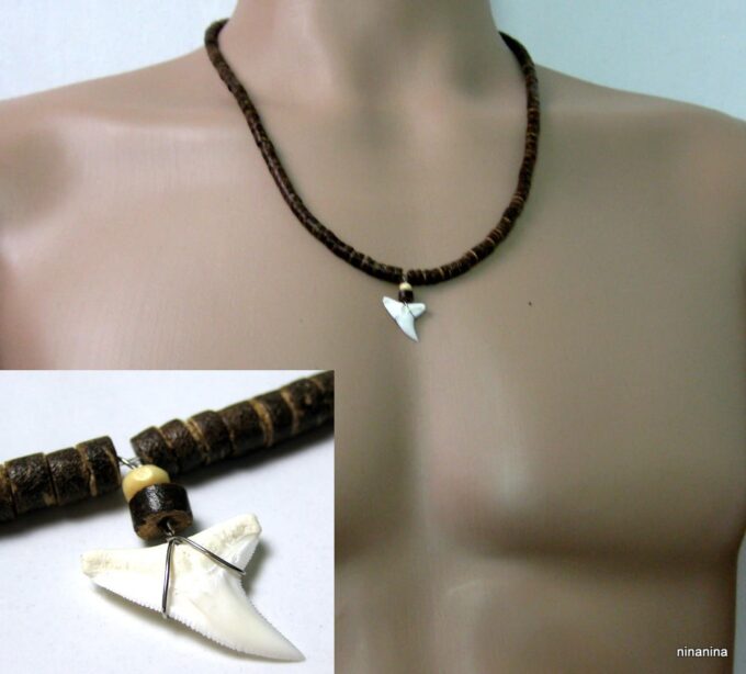 N3757f_collier_rondelles_coco_dent_de_requin